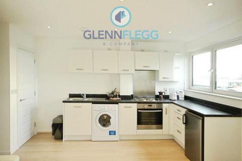 1 bedroom flat to rent, West central, Slough