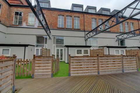 2 bedroom townhouse for sale - Wheatsheaf Court, Leicester LE2