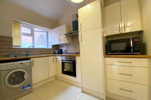 4 bedroom terraced house to rent - Abingdon Road, Leicester LE2