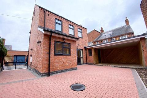 4 bedroom terraced house to rent, Abingdon Road, Leicester LE2