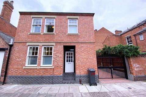 4 bedroom terraced house to rent, Abingdon Road, Leicester LE2