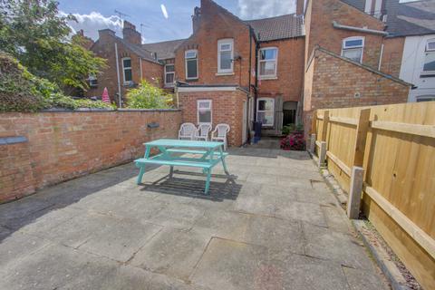 3 bedroom terraced house to rent, Edward Road, Leicester LE2