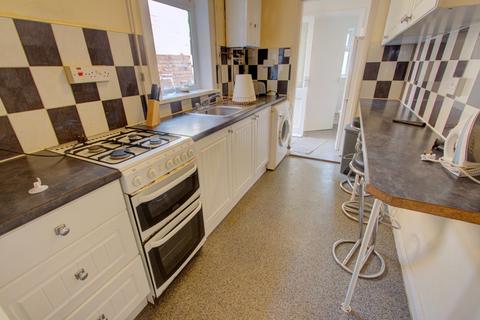 3 bedroom terraced house to rent, Edward Road, Leicester LE2