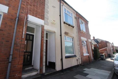 4 bedroom terraced house to rent, Howard Road, Leicester LE2