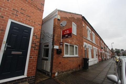 3 bedroom terraced house to rent, Montague Road, Leicester LE2