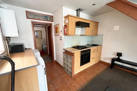 3 bedroom terraced house to rent, Montague Road, Leicester LE2