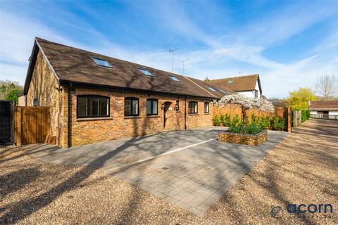 4 bedroom detached house to rent, Lowery Priory Farm, Clamp Hill HA7