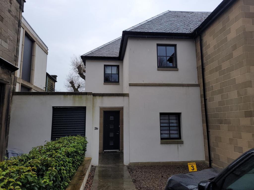 Arnothill House, Falkirk, FK1 3 bed flat £1,550 pcm (£358 pw)