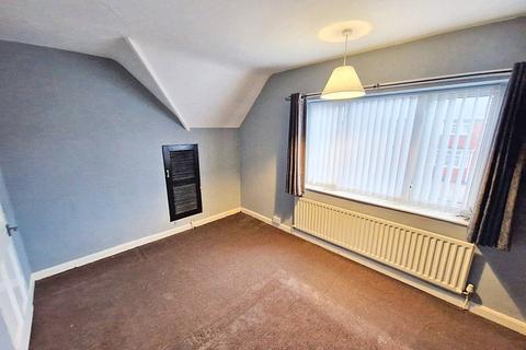 2 bedroom semi-detached house to rent, Heathfield Lane West, Wednesbury WS10