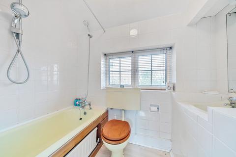 4 Manor Way, Guildford, GU2 7RN