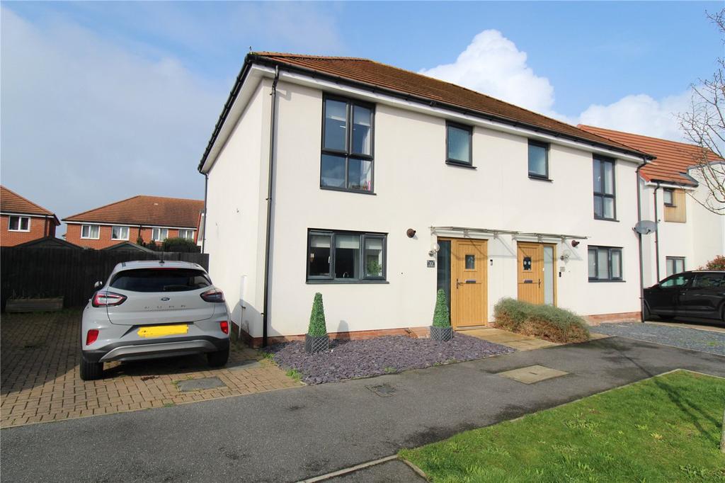 Cole Avenue, SouthendonSea, Essex, SS2 3 bed semidetached house £