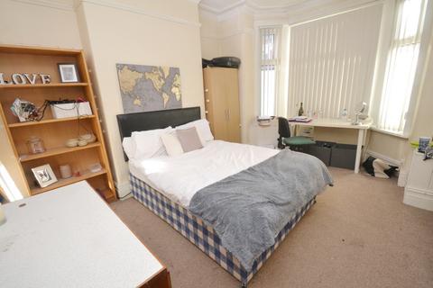 4 bedroom terraced house to rent, Filey Road, Manchester M14