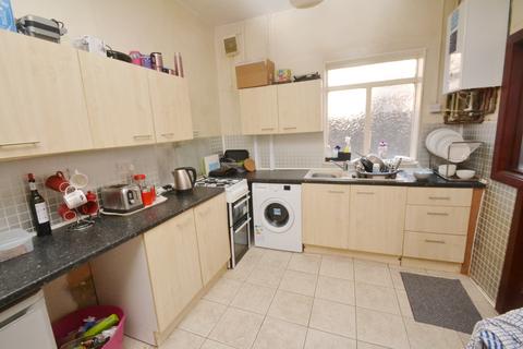 4 bedroom terraced house to rent, Filey Road, Manchester M14