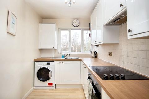 2 bedroom maisonette for sale - Station Approach, Hinchley Wood, KT10