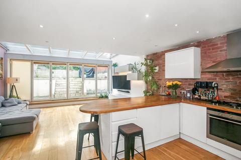 4 bedroom detached house for sale - Downs Road, Purley, CR8