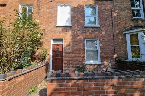 2 bedroom terraced house to rent, Grove Place, Leamington Spa, Warwickshire, CV31