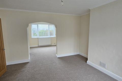 3 bedroom semi-detached house to rent, Meadow Close, Ryton NE40