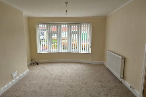 3 bedroom semi-detached house to rent, Meadow Close, Ryton NE40