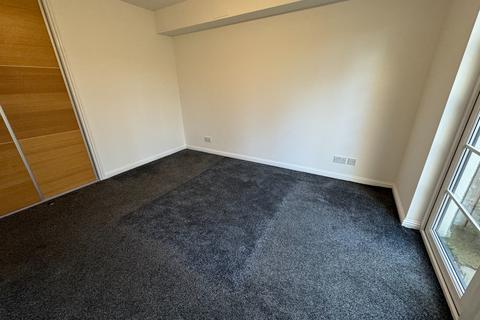 4 bedroom flat to rent, Dudhope Gardens, Coldside, Dundee, DD3