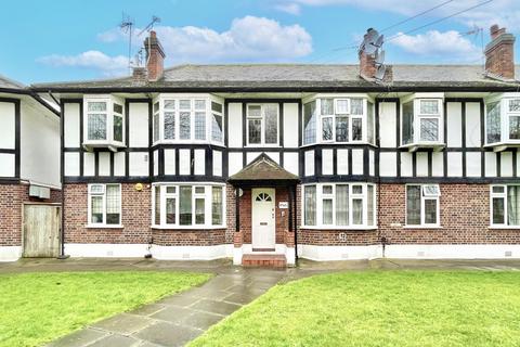 2 bedroom flat for sale, Tudor Court, Walthamstow, E17