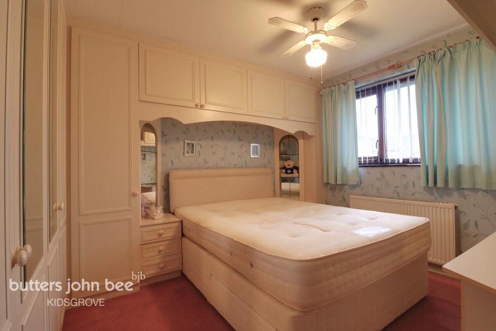 Gloucester Road, Kidsgrove, ST7 3 bed semidetached house for sale £