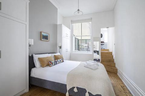 1 bedroom apartment to rent, Kensington Church Street, London, W8