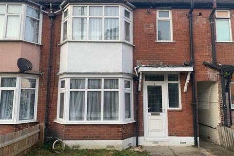 3 bedroom terraced house to rent, Trinity Road