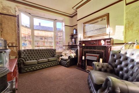 3 Hillside Avenue, Oldham, OL4 1LQ