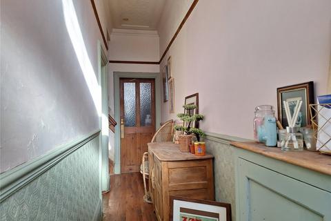 3 Hillside Avenue, Oldham, OL4 1LQ