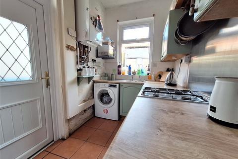 3 Hillside Avenue, Oldham, OL4 1LQ