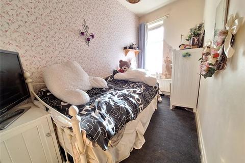 3 Hillside Avenue, Oldham, OL4 1LQ