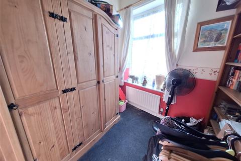 3 Hillside Avenue, Oldham, OL4 1LQ