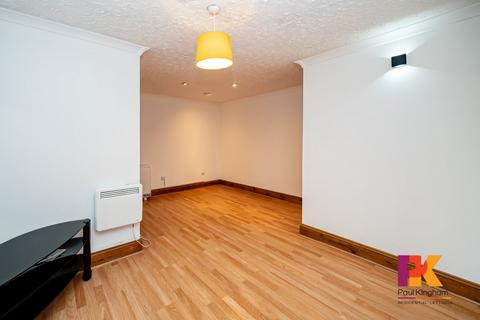 Studio to rent, Bevelwood Gardens, High Wycombe HP12