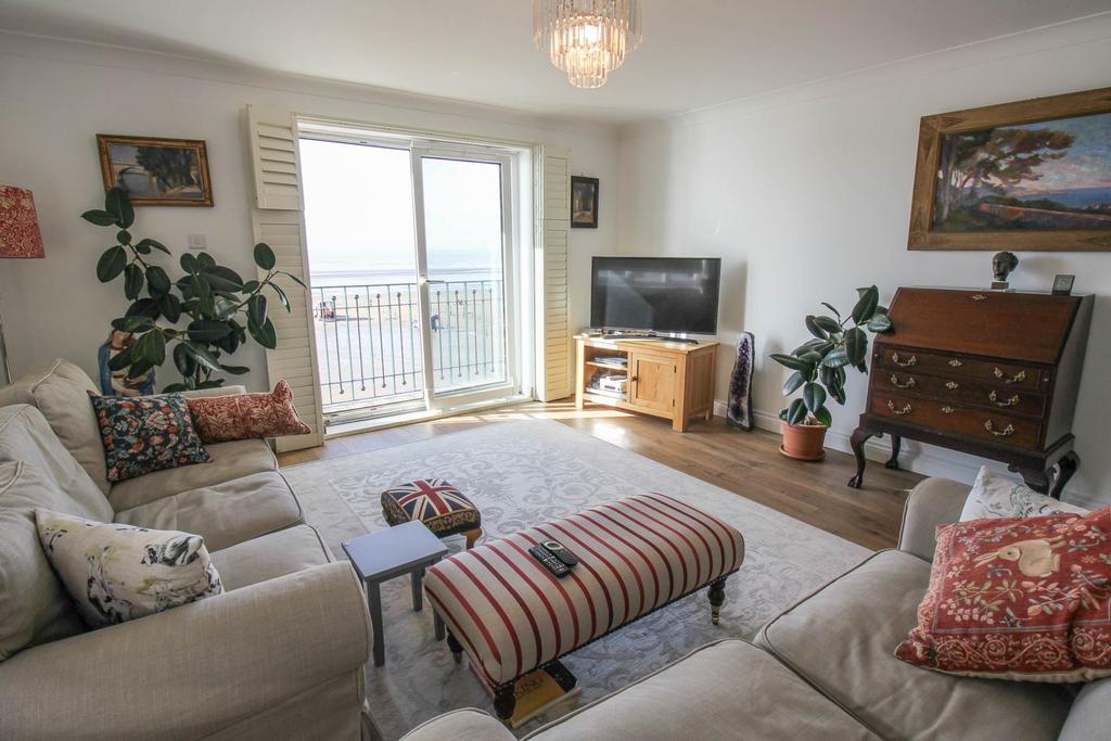 Royal SandsBeach Front Location 3 bed apartment for sale £377,300