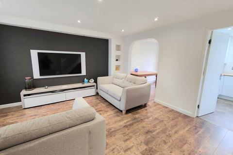 14 Field Head Way, Halifax, HX2 9LX