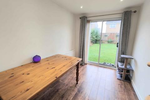 14 Field Head Way, Halifax, HX2 9LX