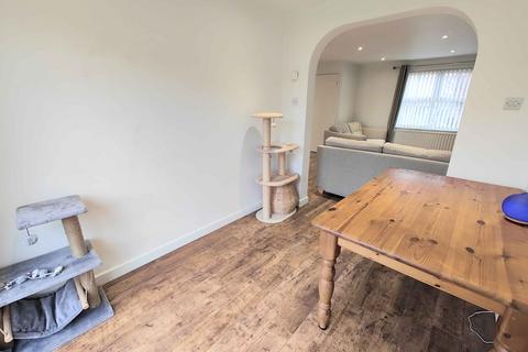 14 Field Head Way, Halifax, HX2 9LX