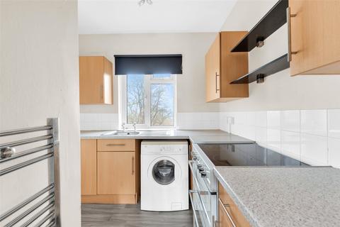 10 Blake Gardens, Dartford, DA1 5EL