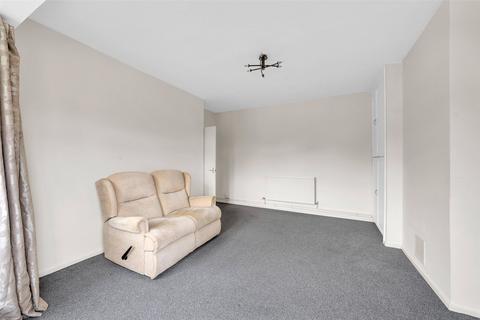 10 Blake Gardens, Dartford, DA1 5EL