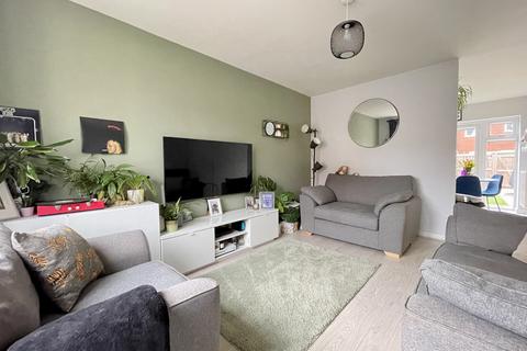 8 Farley Grove, Exeter, EX1 3YX