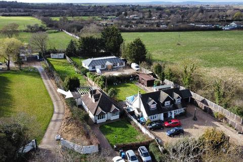 2 bedroom detached bungalow for sale, Oakley Green, Windsor