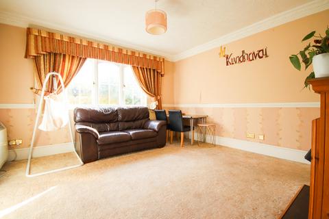 Gale Bungalow Tarbay Lane, Oakley Green, Windsor, SL4 4QG