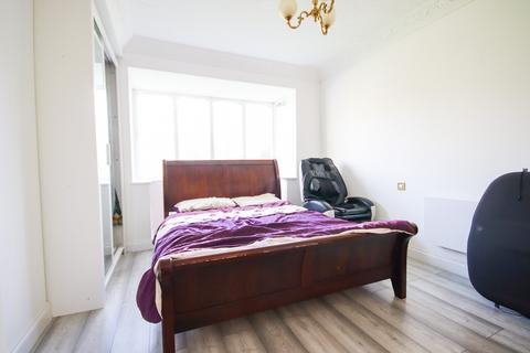 Gale Bungalow Tarbay Lane, Oakley Green, Windsor, SL4 4QG