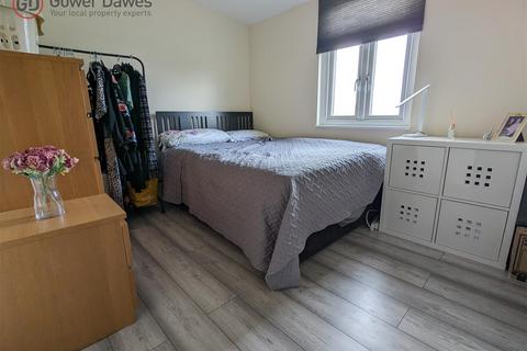 59 Aluric Close, Grays, RM16 4NB