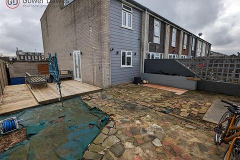 59 Aluric Close, Grays, RM16 4NB