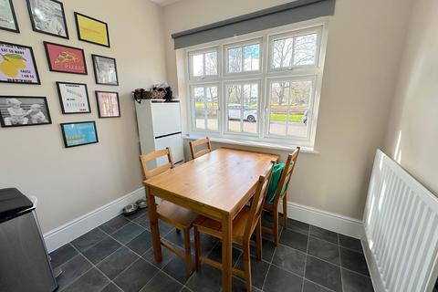 3 bedroom townhouse for sale, Bankfield Road, Wolverhampton WV14