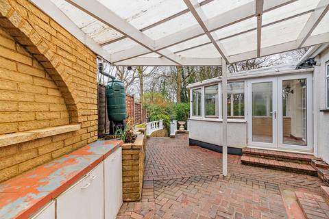 7 Brunswick Close, Pinner, HA5 5AU