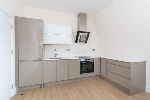 3 bedroom flat to rent, St Marys Road, Hornsey, London, N8