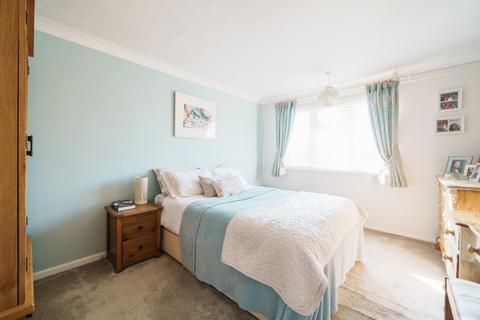 3 bedroom maisonette for sale, High Street, Lee-on-the-Solent, PO13 9BX