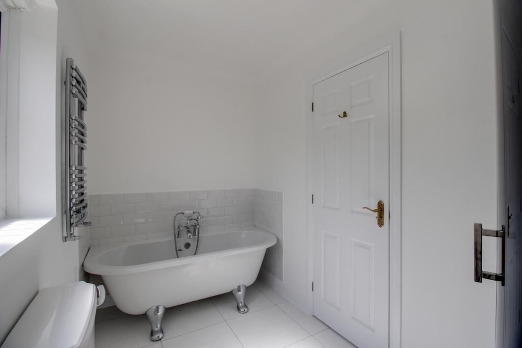 Ensuite Bed1